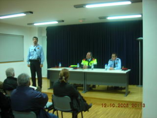 Xerrada dels Mossos d'Esquadra al Centre C&iacute;vic de Gav&agrave; Mar (10 de desembre de 2008)